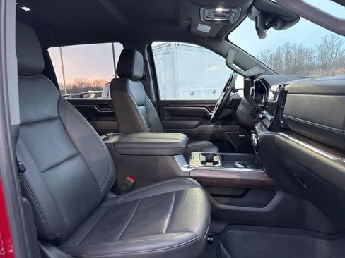 Used 2025 GMC Sierra 2500 SLT w/ SLT Premium Package image 15