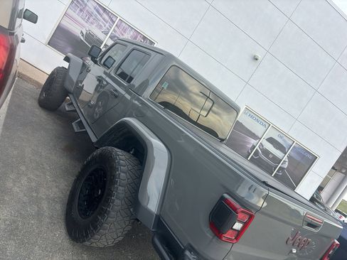 Used 2020 Jeep Gladiator Rubicon image 4