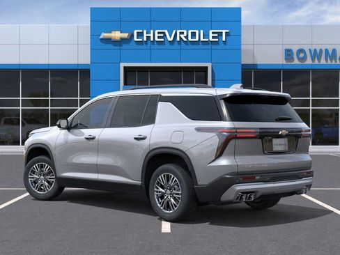 New 2026 Chevrolet Traverse LT image 3