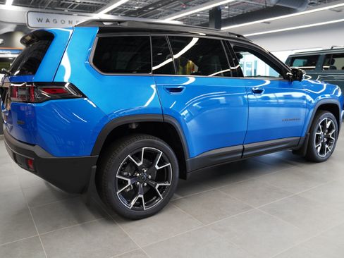 New 2026 Jeep Cherokee Overland w/ Advanced Pro Tech Group AWD/4WD image 3