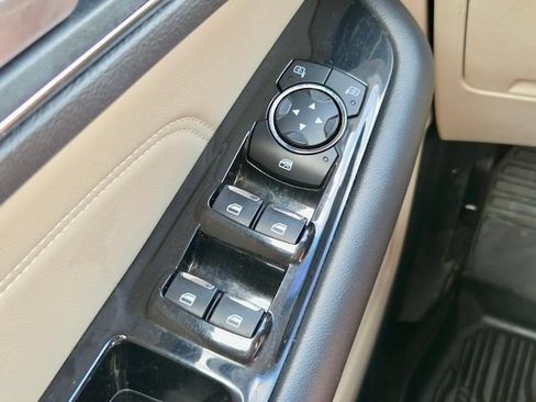 Used 2019 Ford Edge Titanium w/ Equipment Group 301A AWD/4WD image 28