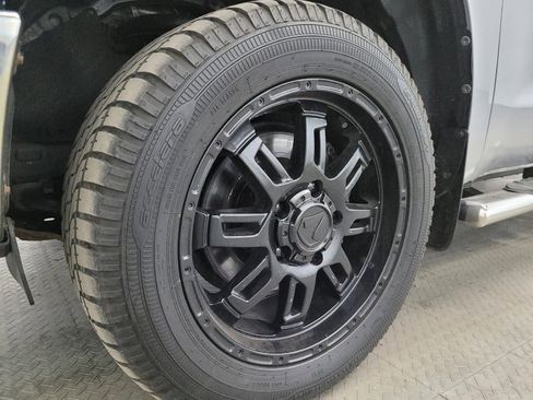 Used 2014 Toyota Tundra SR5 w/ SR5 Upgrade Package image 31