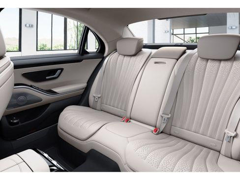 Used 2023 Mercedes-Benz S 500 4MATIC image 5