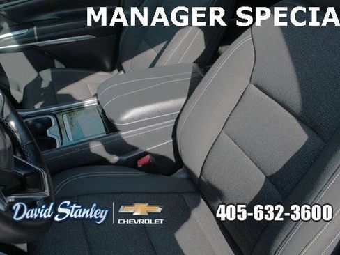 Used 2024 Chevrolet Traverse LT image 4