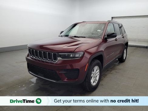 Used 2023 Jeep Grand Cherokee Laredo AWD/4WD image 1