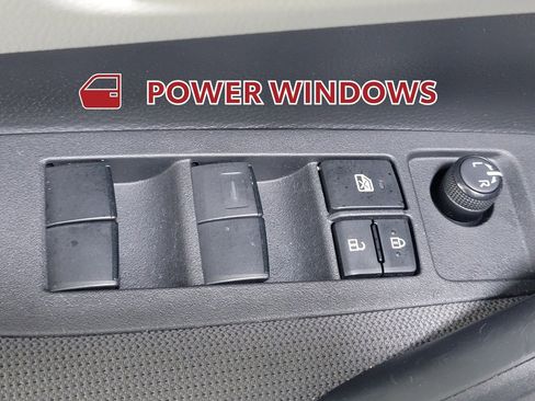 Used 2022 Toyota Corolla LE image 25