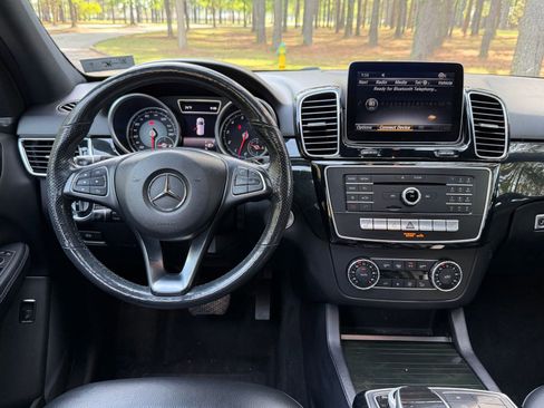 Used 2017 Mercedes-Benz GLE 350 4MATIC image 3