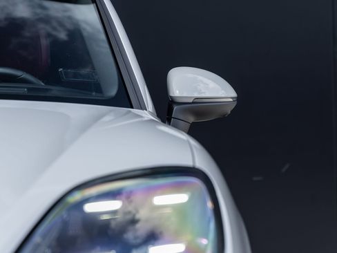 Certified 2024 Porsche Cayenne Coupe AWD/4WD image 19