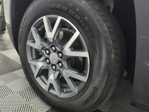 Used 2023 GMC Acadia SLT FWD image 38