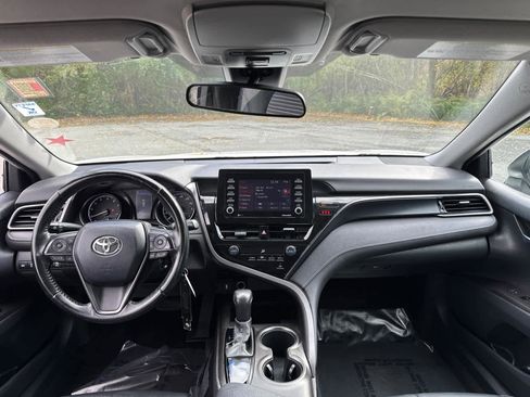Used 2021 Toyota Camry SE image 34