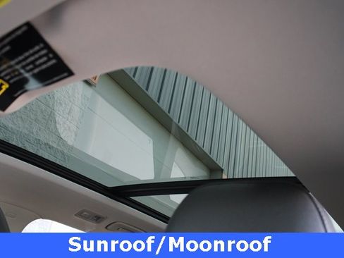 New 2025 Volkswagen Taos SE image 5