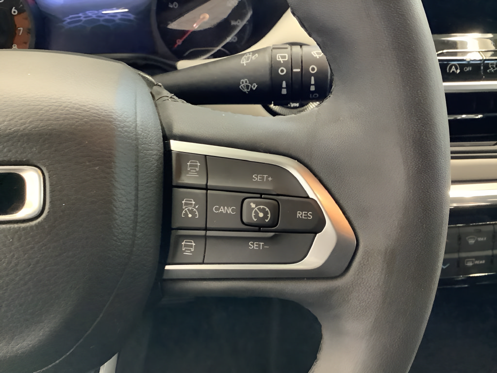 Used 2023 Jeep Compass Limited AWD/4WD image 12
