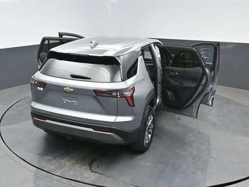 Used 2025 Chevrolet Equinox LT AWD/4WD image 23