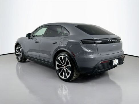 Certified 2025 Porsche Macan 4 Electric AWD/4WD image 3
