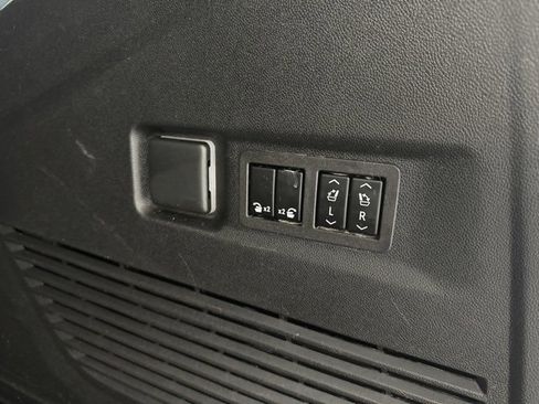 Certified 2023 Chevrolet Suburban High Country image 43