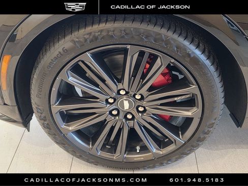 New 2026 Cadillac Lyriq V image 29