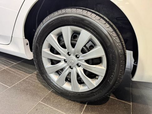 Used 2013 Toyota Corolla LE image 27