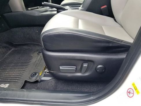 Used 2017 Toyota RAV4 Limited w/ Advanced Technology Package AWD/4WD image 15