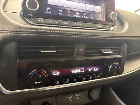 Used 2024 Nissan Rogue SV FWD image 23
