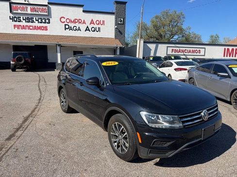 Used 2019 Volkswagen Tiguan SE image 3