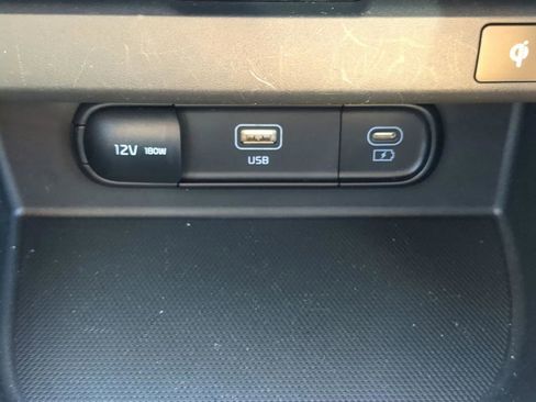 Certified 2025 Kia Seltos EX w/ EX Sunroof Package image 18