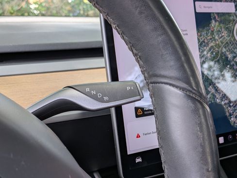 Used 2018 Tesla Model 3 Long Range RWD image 14
