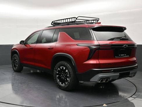 Used 2024 Chevrolet Traverse Z71 AWD/4WD image 3