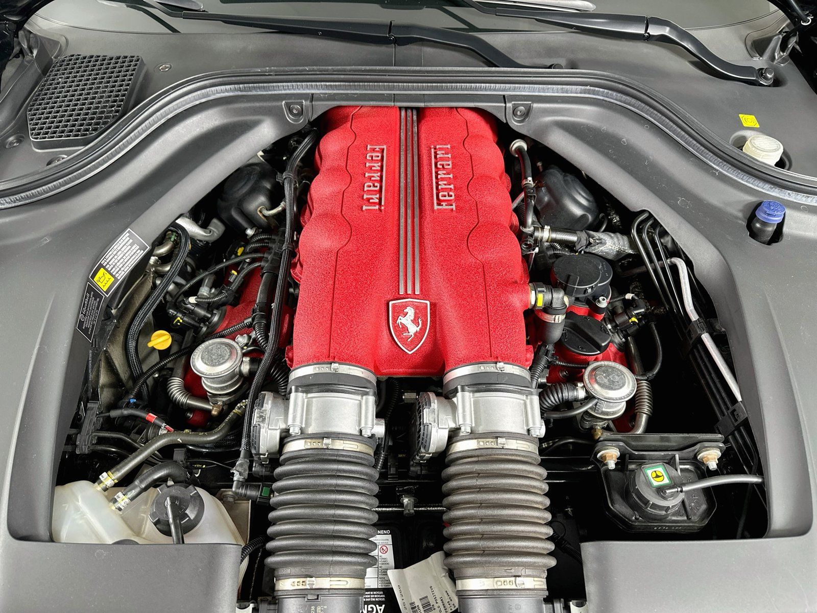 Used 2014 Ferrari California RWD image 14