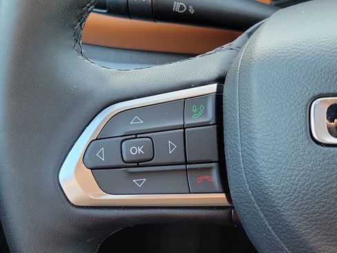 Used 2024 Jeep Compass Limited image 13