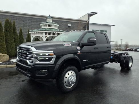 New 2026 RAM 5500 4x4 Crew Cab w/ Laramie Trim Package image 2
