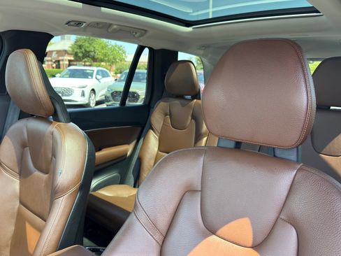 Used 2020 Volvo XC90 T6 Momentum AWD/4WD image 12