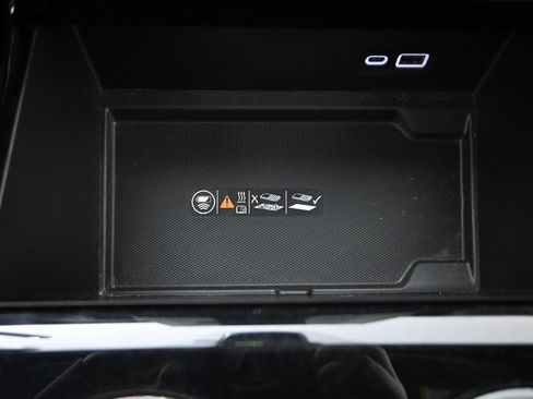 Used 2025 GMC Yukon AT4 image 32