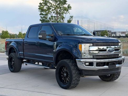 Used 2017 Ford F250 Lariat w/ Lariat Ultimate Package AWD/4WD image 3