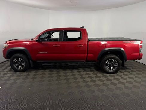Used 2021 Toyota Tacoma TRD Off-Road AWD/4WD image 4