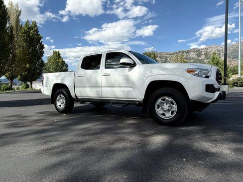 Used 2021 Toyota Tacoma SR AWD/4WD image 2