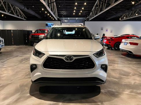 Used 2022 Toyota Highlander XLE image 8