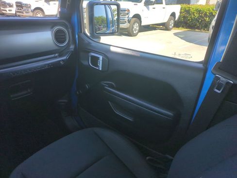 Used 2022 Jeep Wrangler Unlimited Sport AWD/4WD image 18