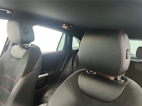 Used 2025 Mercedes-Benz GLA 250 4MATIC image 35