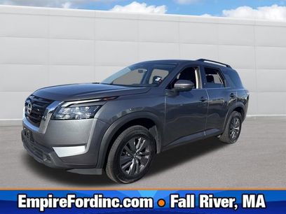 Used 2024 Nissan Pathfinder SV