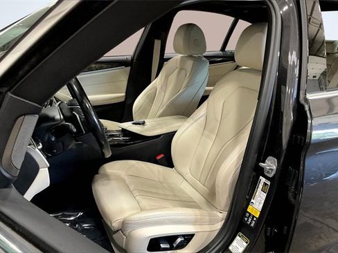 Used 2021 BMW 530i xDrive w/ Premium Package image 25