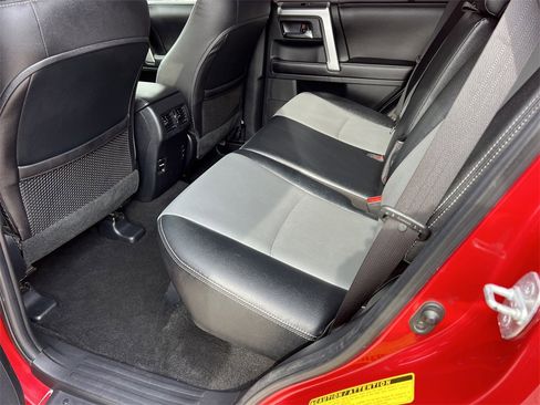 Used 2017 Toyota 4Runner SR5 Premium image 16