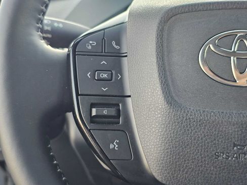 Certified 2026 Toyota Prius XLE FWD image 28