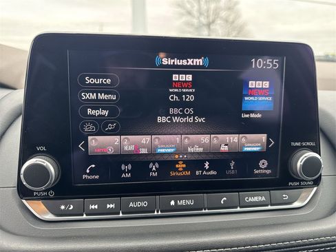 Used 2023 Nissan Rogue S image 8