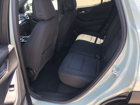 Used 2026 Chevrolet Equinox LT AWD/4WD image 14