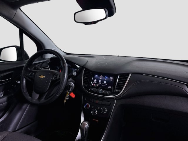 Used 2020 Chevrolet Trax LT FWD image 28