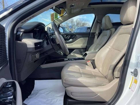 Certified 2022 Lincoln Corsair AWD w/ Premium Package image 11