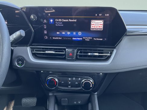 Used 2025 Chevrolet TrailBlazer LT AWD/4WD image 25