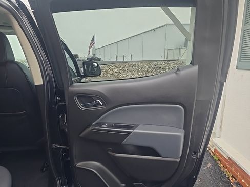 Used 2019 Chevrolet Colorado Z71 w/ Z71 Midnight Edition image 20