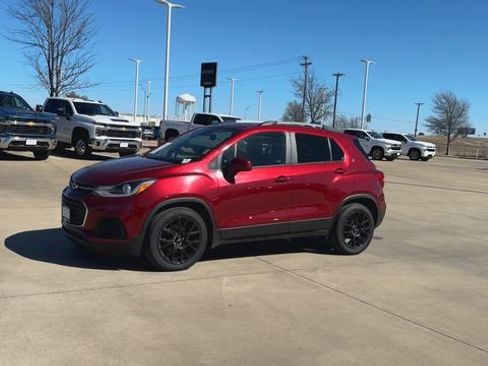 Used 2021 Chevrolet Trax LT w/ Sport Edition image 5