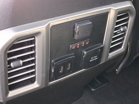 Used 2018 Ford F150 Platinum w/ Equipment Group 701A Luxury image 28